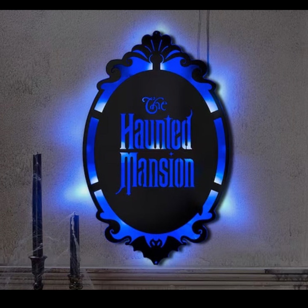🕸️SOLD Disney’s The Haunted Mansion Light Up Moonlit Hanging Wall Sign🕸️ - Picture 1 of 7